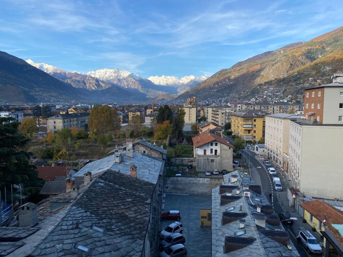 Mansarda Del Sole, Nel Cuore Di Aosta Exteriör bild