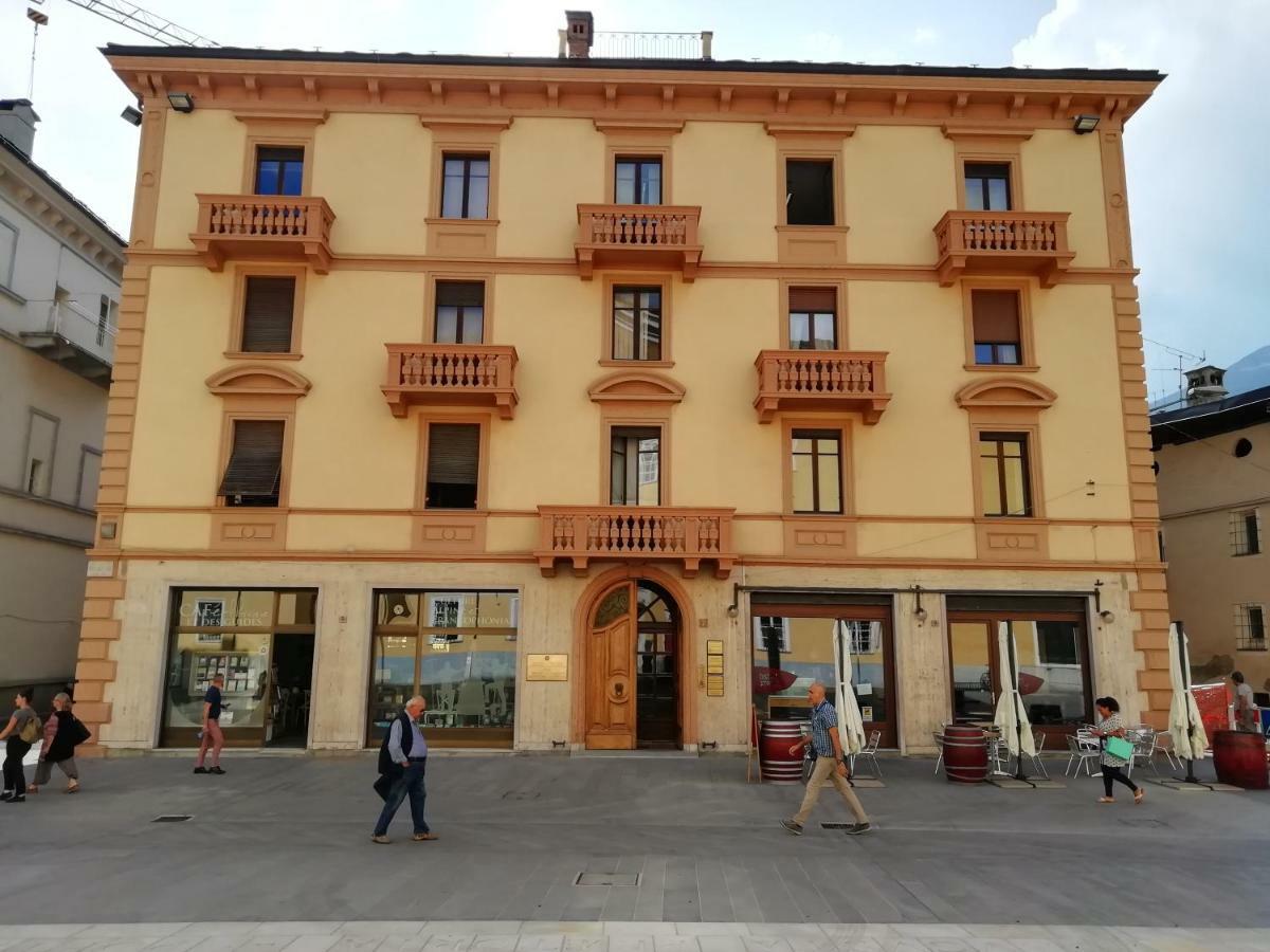 Mansarda Del Sole, Nel Cuore Di Aosta Exteriör bild